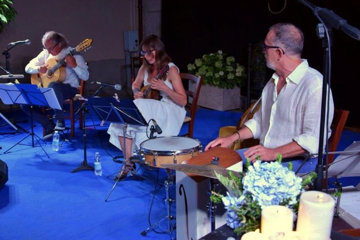 "Il mandolino della Regina" venerdì 26 aprile nel Coro della Maddalena di Alba "Il mandolino della Regina" venerdì 26 aprile nel Coro della Maddalena di Alba