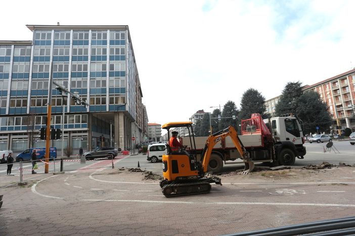 I lavori nell'area antistante l'ex Bre di piazza Europa