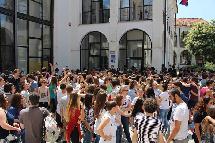 Bra: consegnate alla Provincia più di 1500 firme per chiedere l’attivazione del Liceo delle Scienze Umane