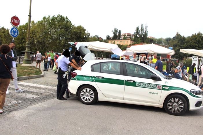 La multa dopo il comizio interrotto a Mondovì: +Europa non ci sta