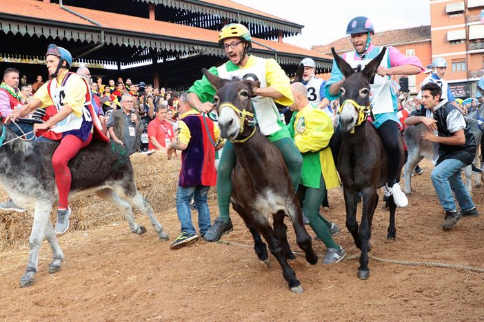 Si cerca la voce ufficiale del podcast che racconterà Alba e il suo territorio