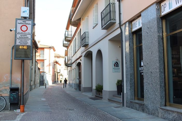 Alba: Ztl notturna in via Rattazzi