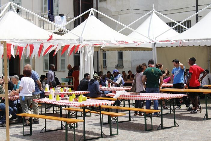 Saluzzo, Tavolata senza muri in Caritas