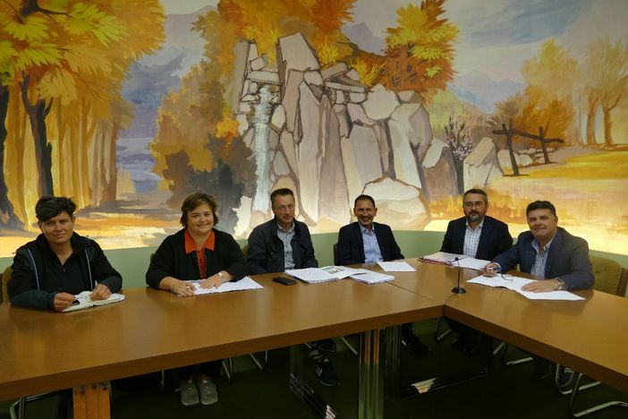 Trecentomila euro dal GAL Valli Gesso Vermenagna Pesio per il sostegno di attività imprenditoriali in 11 comuni del Cuneese (VIDEO) Trecentomila euro dal GAL Valli Gesso Vermenagna Pesio per il sostegno di attività imprenditoriali in 11 comuni del Cuneese (VIDEO)