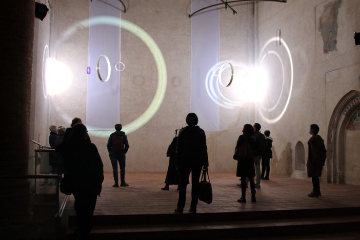 Ultime due visite guidate alla mostra “E luce fu”