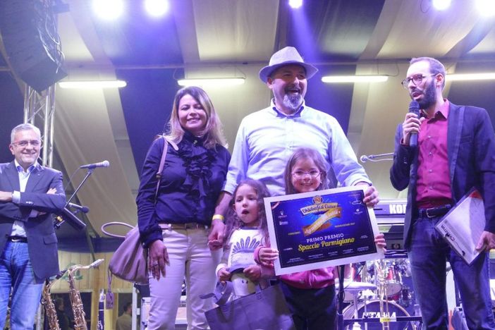 Oktoberfest a Cuneo: “Spaccio Parmigiano" premiato per la vetrina più bella Oktoberfest a Cuneo: “Spaccio Parmigiano" premiato per la vetrina più bella