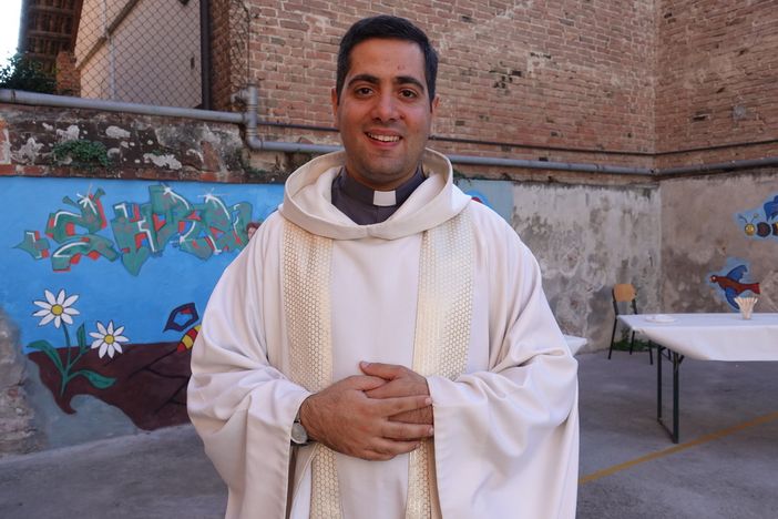 Gioia ed emozione per don Mattia Miggiano alla prima presidenza eucaristica a Bra