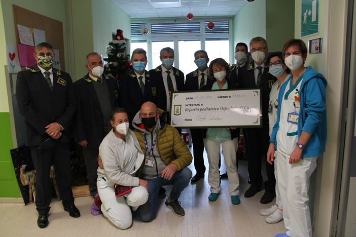 Dall'ANFI un assegno di mille euro per la pediatria del Santa Croce di Cuneo
