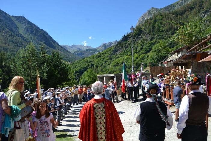 Al Preit di Canosio la rievocazione storica della Bahìo di San Lorenzo