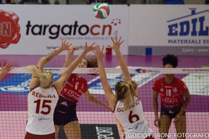 Immagine di repertorio relativa al match tra Mondovì e Roma (foto Guido Peirone) Immagine di repertorio relativa al match tra Mondovì e Roma (foto Guido Peirone)