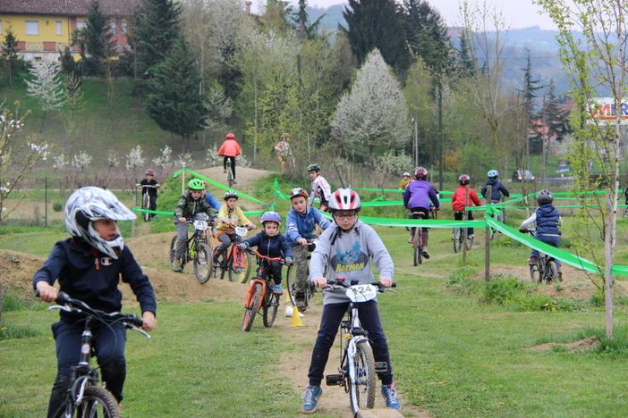 "Giocando in bici" al Castello di Grinzane Cavour
