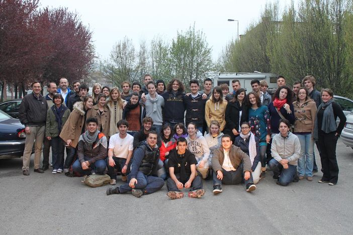 Gli studenti francesi in visita alla scuola enologica di Alba Gli studenti francesi in visita alla scuola enologica di Alba