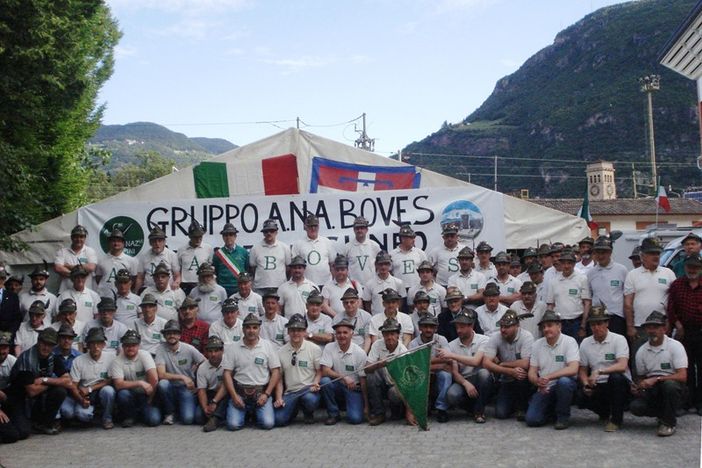 Gli Alpini di Boves in gita in Valle Maira, sulle tracce dei dinosauri