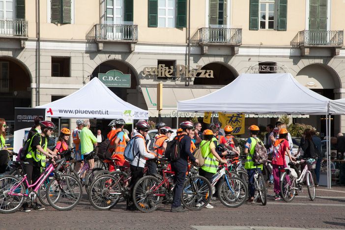 Bike to work: se vai al lavoro in bici puoi passare a fare colazione in piazza Galimberti