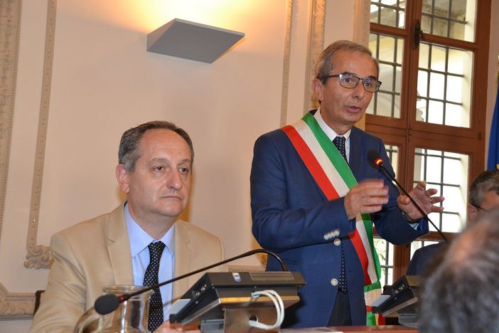 Sul "caso" Glicini interviene l'amministrazione di Bra: "Tutti gli ospiti sottoposti a tampone: tanti positivi, qualche decesso" Sul "caso" Glicini interviene l'amministrazione di Bra: "Tutti gli ospiti sottoposti a tampone: tanti positivi, qualche decesso"