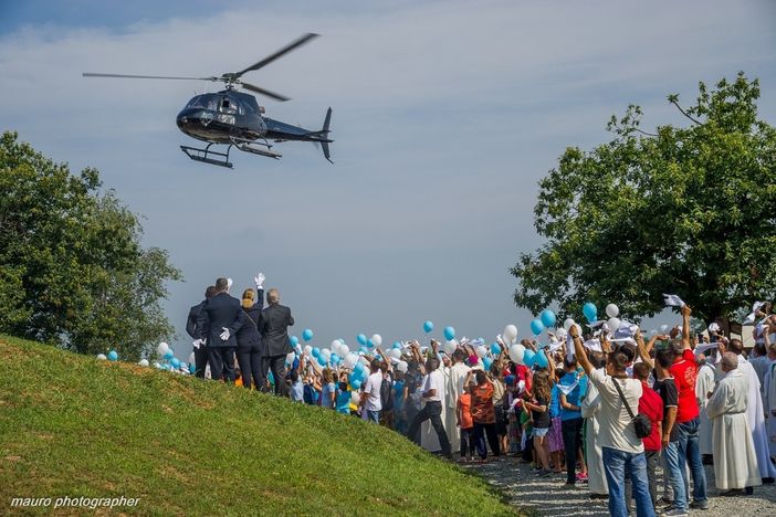 Saluzzo, collina di San lorenzo, l'arrivo della statua della madonna di Fatima alla Festa della vita