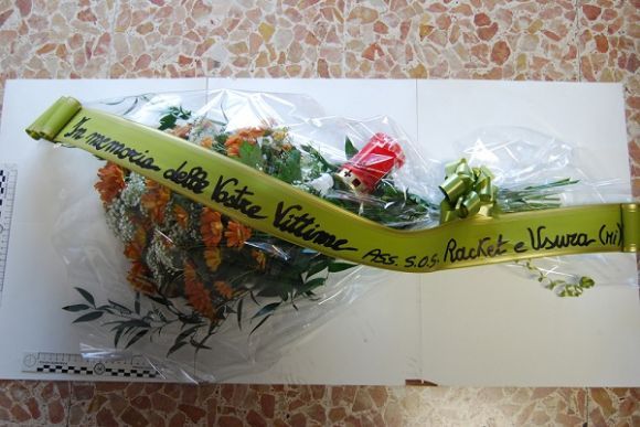 Il mazzo è stato recapitato a varie sedi di Equitalia