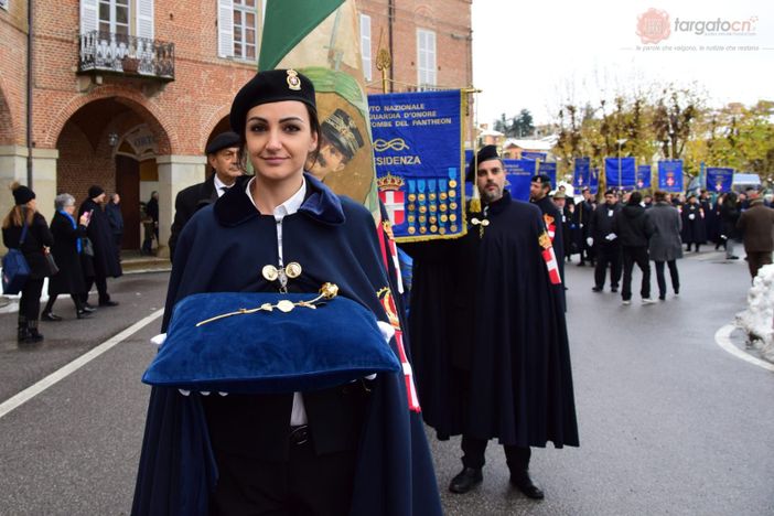 La "Rosa d'Oro alla Cristianità" deposta sabato 16 novembre sulla tomba della regina Elena di Savoia presso il Santuario di Vicoforte La "Rosa d'Oro alla Cristianità" deposta sabato 16 novembre sulla tomba della regina Elena di Savoia presso il Santuario di Vicoforte