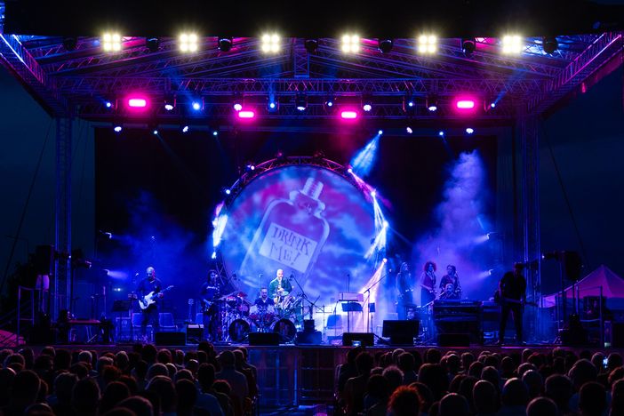 Concerto al Palazzetto dello Sport di Cuneo : arrivano i Pink Floyd Legend, un tributo memorabile! Concerto al Palazzetto dello Sport di Cuneo : arrivano i Pink Floyd Legend, un tributo memorabile!