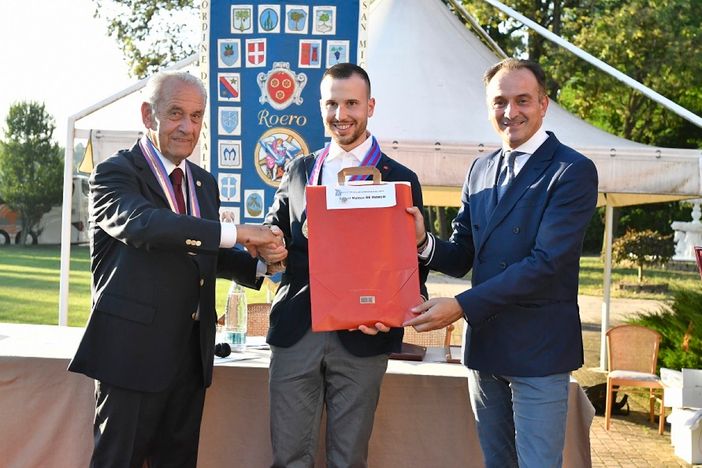 L'investitura del sindaco albese Carlo Bo (foto Paolo Destefanis)