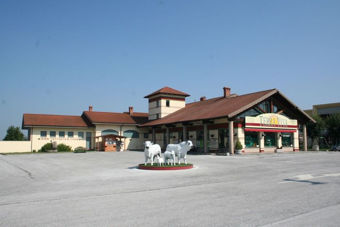 TerraViva di Busca “targa” il Toro allo spiedo TerraViva di Busca “targa” il Toro allo spiedo