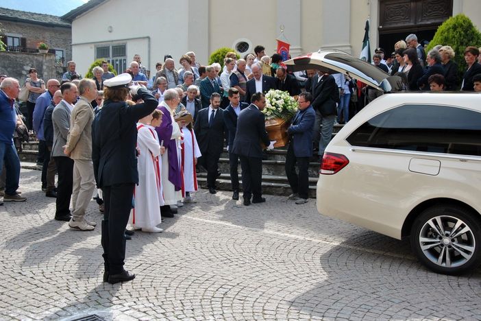 Le immagini delle esequie di Giovanna Zetti (copyright targatocn.it)