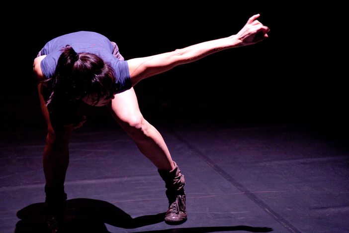 Soluzione Parziale a problema transitorio: assolo di danza contemporanea al Teatro Baretti di Mondovì