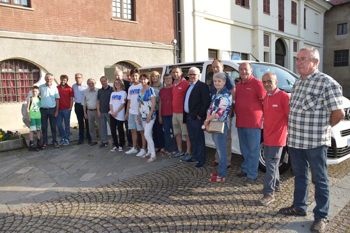Inaugurato nuovo pulmino InterAvis a Borgo San Dalmazzo