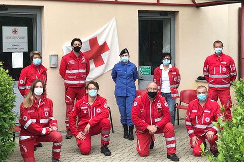 Alcuni volontari della CRI Mondovì  (Foto di repertorio)