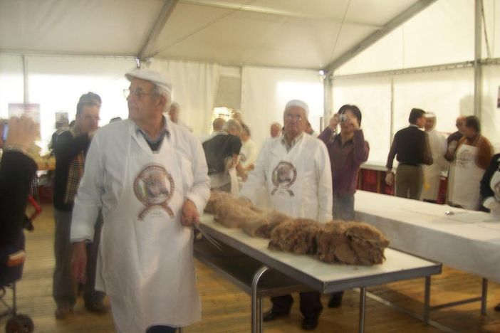 A "Mela Verde" su Retequattro si parla di Bue di Carrù, Cappone di Morozzo e Dolcetto