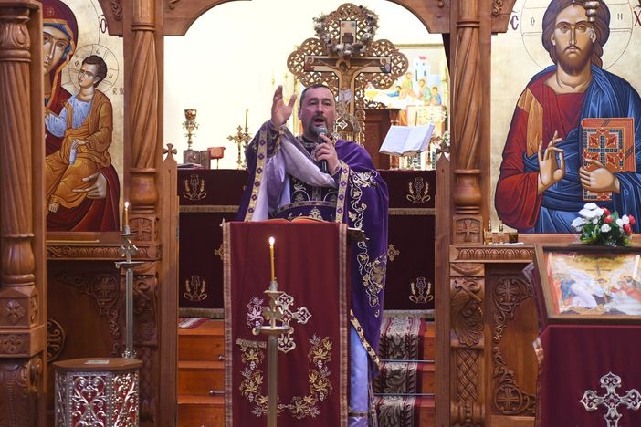 Foto dal profilo Facebook di padre Claudio Foto dal profilo Facebook di padre Claudio