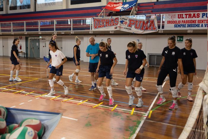 Le pumine a lavoro (foto Guido Peirone)