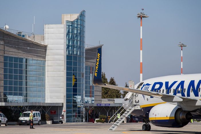 Carburanti, si ridimensiona l’allarme negli aeroporti: Levaldigi resta tranquillo Carburanti, si ridimensiona l’allarme negli aeroporti: Levaldigi resta tranquillo