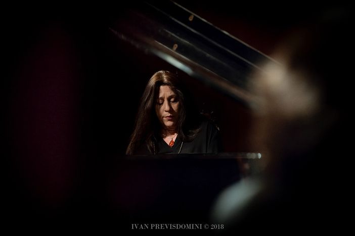 "Le armonie della memoria" portano a Savigliano il recital pianistico di Sabrina Lanza "Le armonie della memoria" portano a Savigliano il recital pianistico di Sabrina Lanza