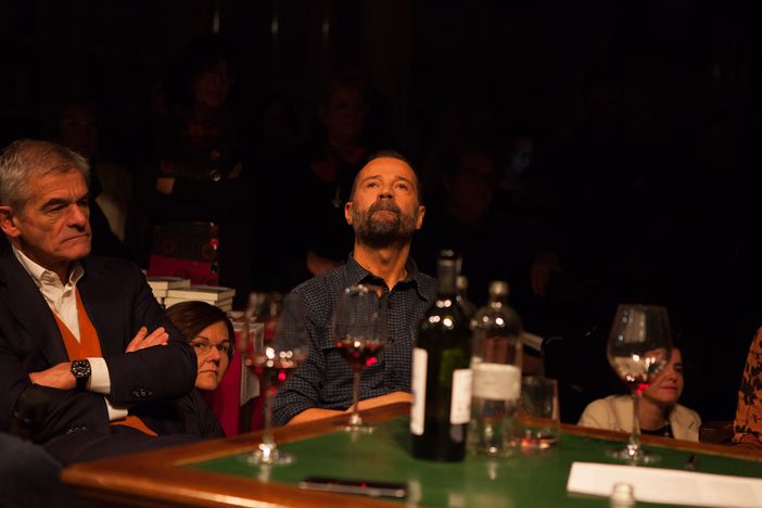 Arriva Renzi a Serralunga, Fabio Volo se ne va. Gli animi si accendono sul tema dello Ius Soli. Volo: "Non posso essere io a difenderlo” Arriva Renzi a Serralunga, Fabio Volo se ne va. Gli animi si accendono sul tema dello Ius Soli. Volo: "Non posso essere io a difenderlo”