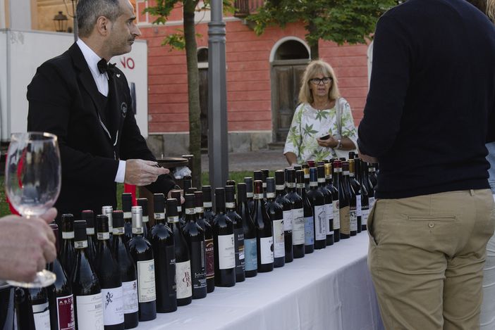 Hill Barolo 2025: La Morra omaggia il “Re dei vini” con due giorni di incontri, musica e sapori
