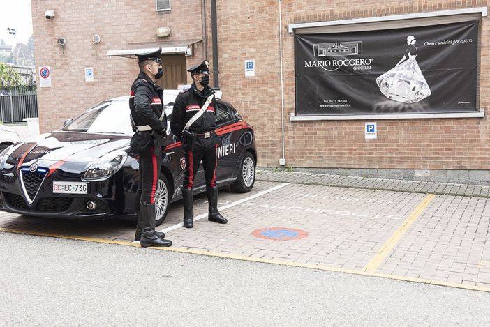 Sparò e uccise due rapinatori: il gioielliere di Grinzane Cavour accusato di omicidio doloso plurimo