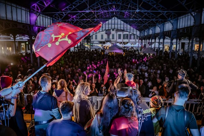 L'esibizione dei Lou Dalfin per Uvernada in una delle scorse edizioni