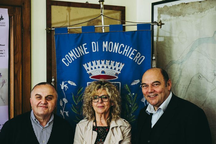 Monchiero attraverso i fiori contro la violenza sulle donne [FOTO E VIDEO]