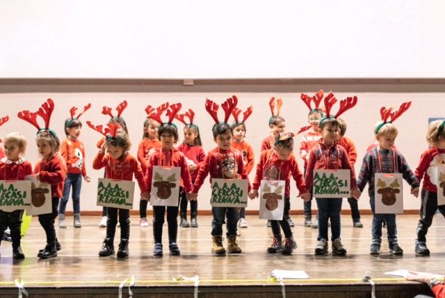 Doppia festa di Natale per i bimbi della scuola dell’infanzia Collodi di Bra Doppia festa di Natale per i bimbi della scuola dell’infanzia Collodi di Bra