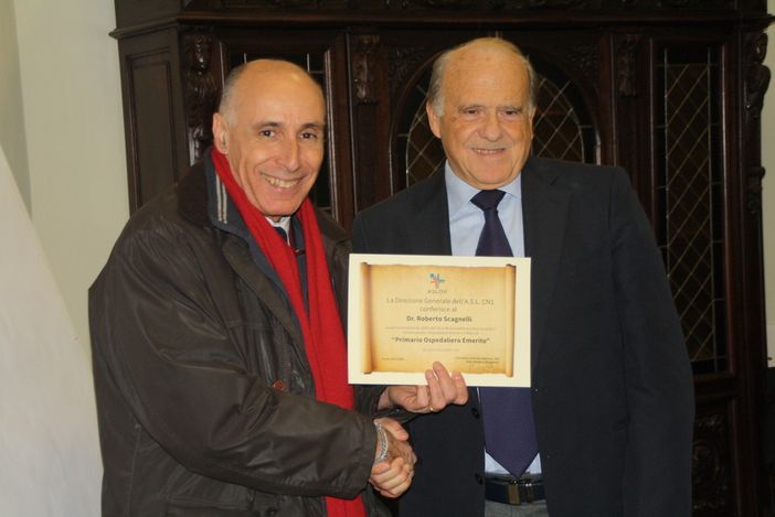 L'ortopedico Scagnelli riceve un riconoscimento formale per il titolo di Primario Ospedaliero Emerito