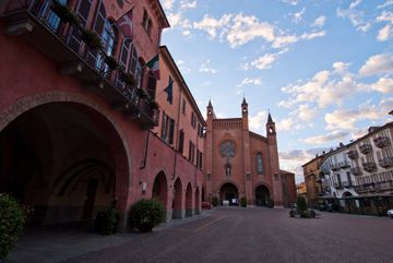 Elicottero sorvola l’albese per monitorare le linee elettriche