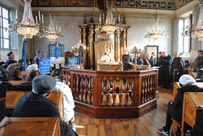 All'interno della sinagoga di Saluzzo (copyright targatocn) All'interno della sinagoga di Saluzzo (copyright targatocn)