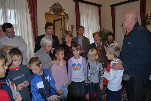 Salutati in municipio a Bra i bambini di Chernobyl