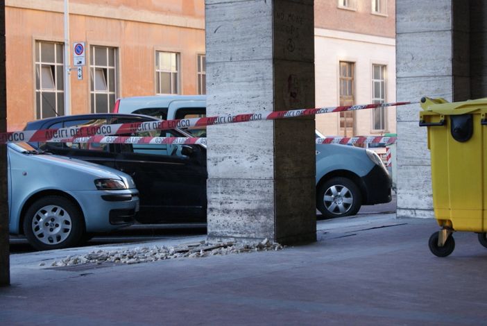 Le foto del crollo nel fotoservizio © Francesco Ameglio