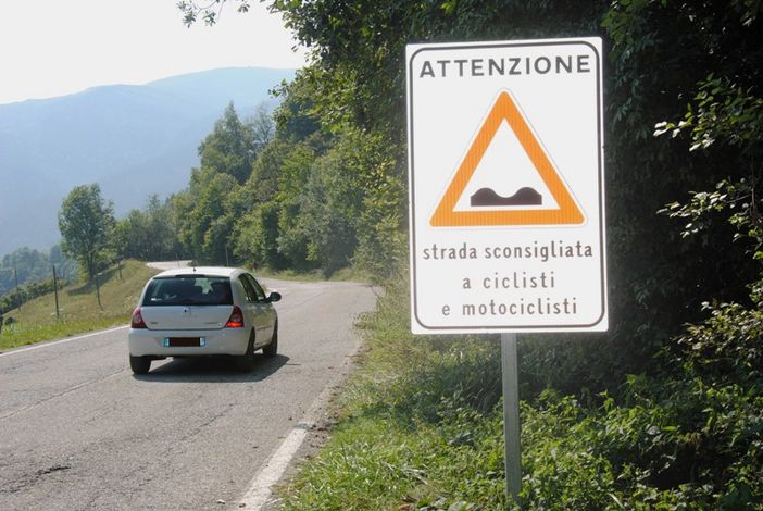 Poco dopo l'abitato di frazione Pratoguglielmo, verso Pian Munè