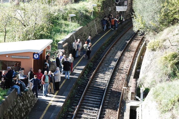 Il “no” di uno studente alla chiusura della Cuneo-Ventimiglia Il “no” di uno studente alla chiusura della Cuneo-Ventimiglia