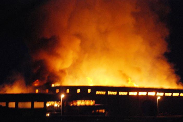 Le prime immagini del devastante incendio al "Pastificio Audisio" di Fossano