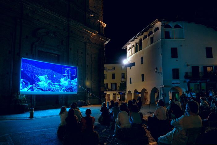 Multimedia Barge Festival: visioni multimediali sulle piazze e vie del paese