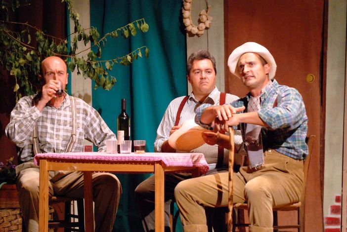Riproposta sul palco del teatro di Alba la commedia piemontese “Nòna gitéme”